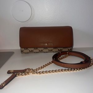 MICHAEL KORS MK Signature Jet Set Convertible Wallet on Gold Chain Crossbody